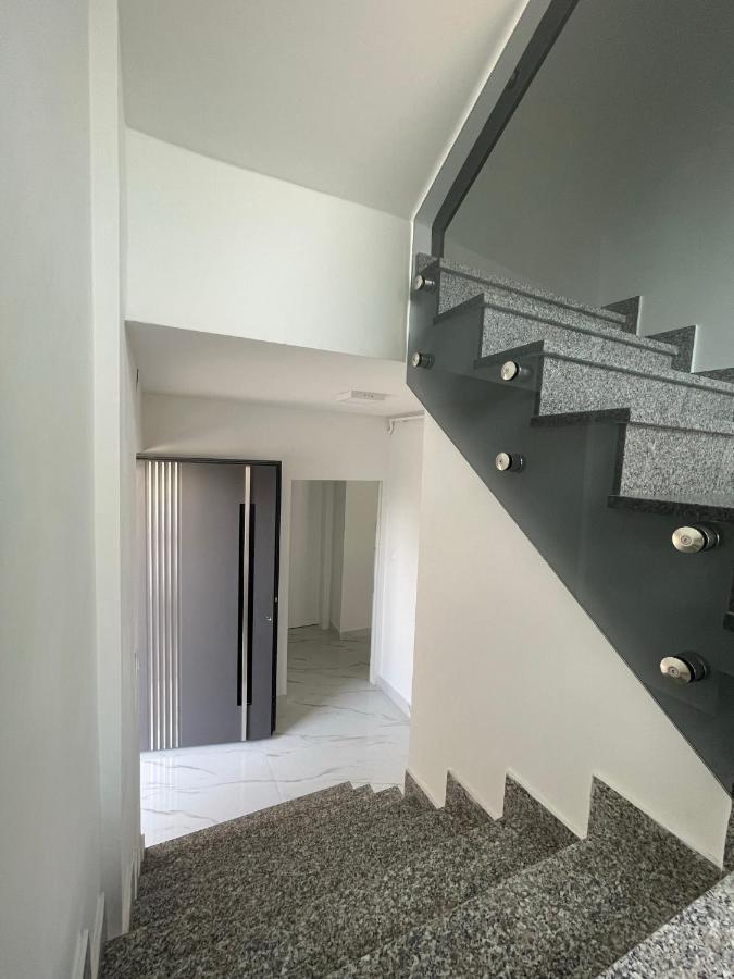 Rozi Apartments Zagabria Esterno foto